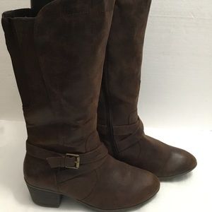 G H BASS & CO. Boots